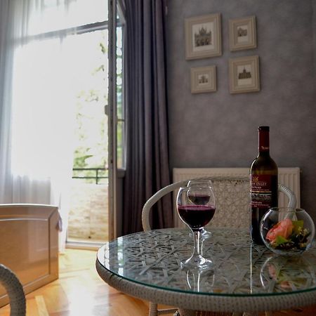 Hotel Victoria Borjomi Bagian luar foto