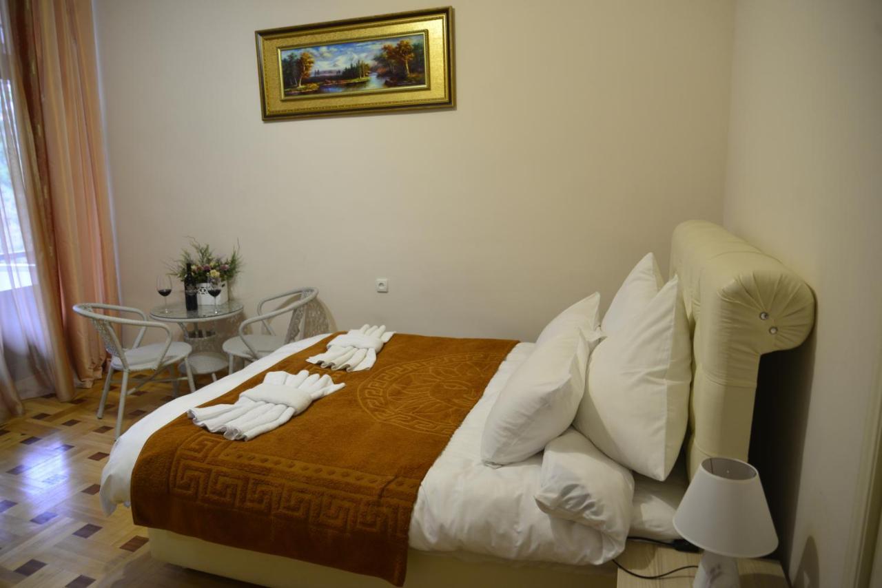 Hotel Victoria Borjomi Bagian luar foto