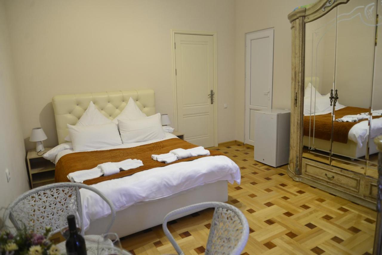 Hotel Victoria Borjomi Bagian luar foto