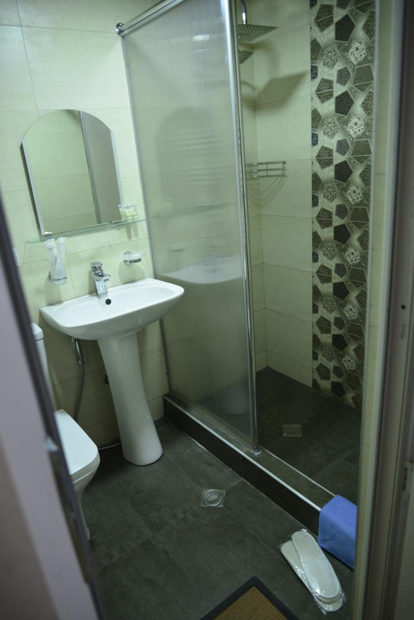 Hotel Victoria Borjomi Bagian luar foto