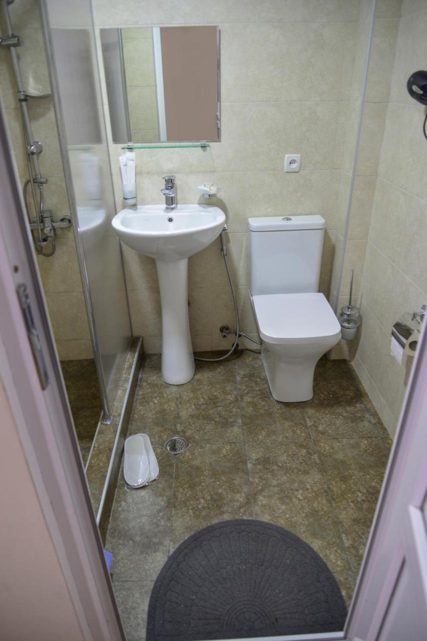 Hotel Victoria Borjomi Bagian luar foto