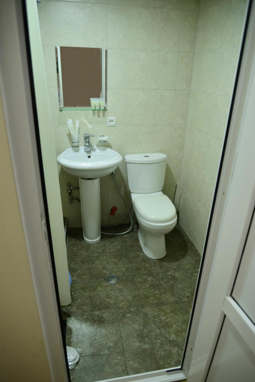 Hotel Victoria Borjomi Bagian luar foto