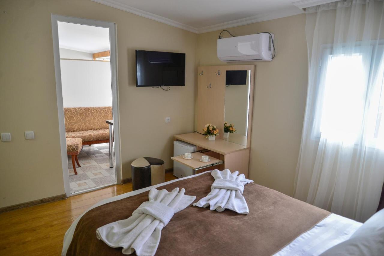 Hotel Victoria Borjomi Bagian luar foto