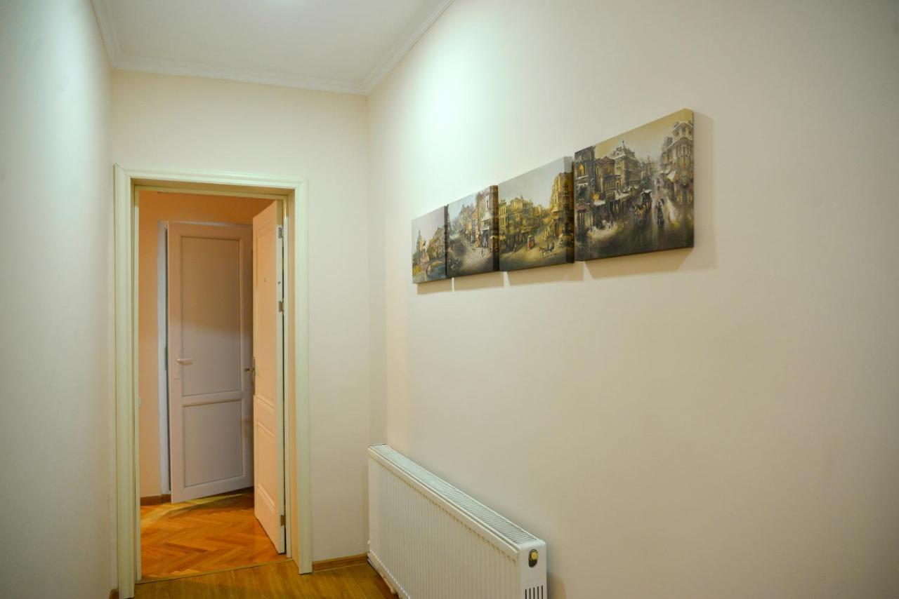Hotel Victoria Borjomi Bagian luar foto